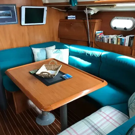 Yacht Brego - A Different Way To Bådhotel