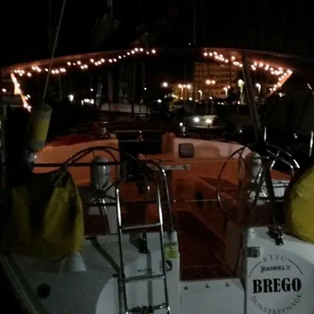 Yacht Brego - A Different Way To Bådhotel *